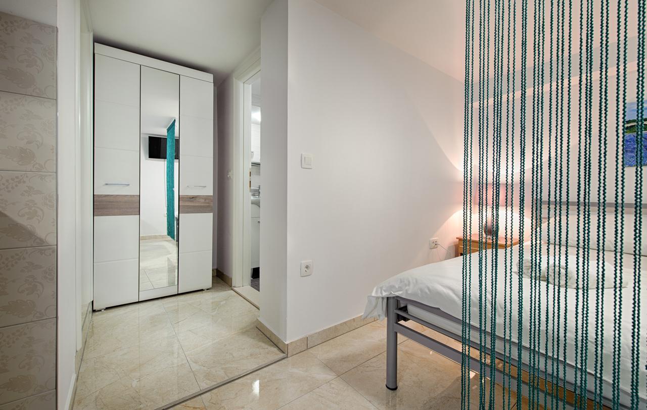 Cezar Luxury Apartment โอมิช ภายนอก รูปภาพ