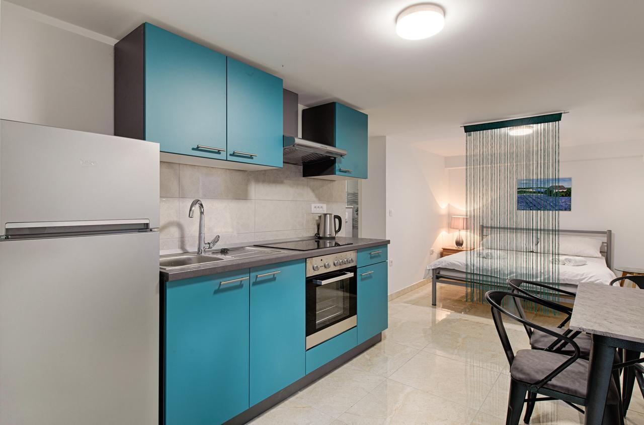 Cezar Luxury Apartment โอมิช ภายนอก รูปภาพ